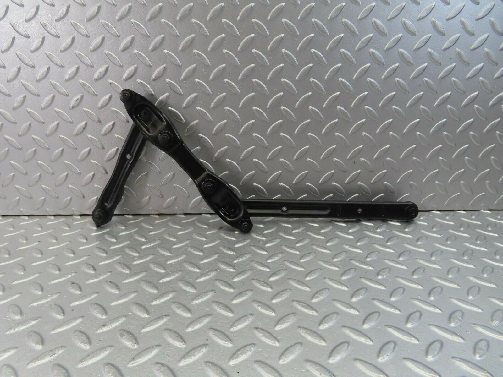 10588 Mercedes-Benz W201 190E Bonnet Hinge Right