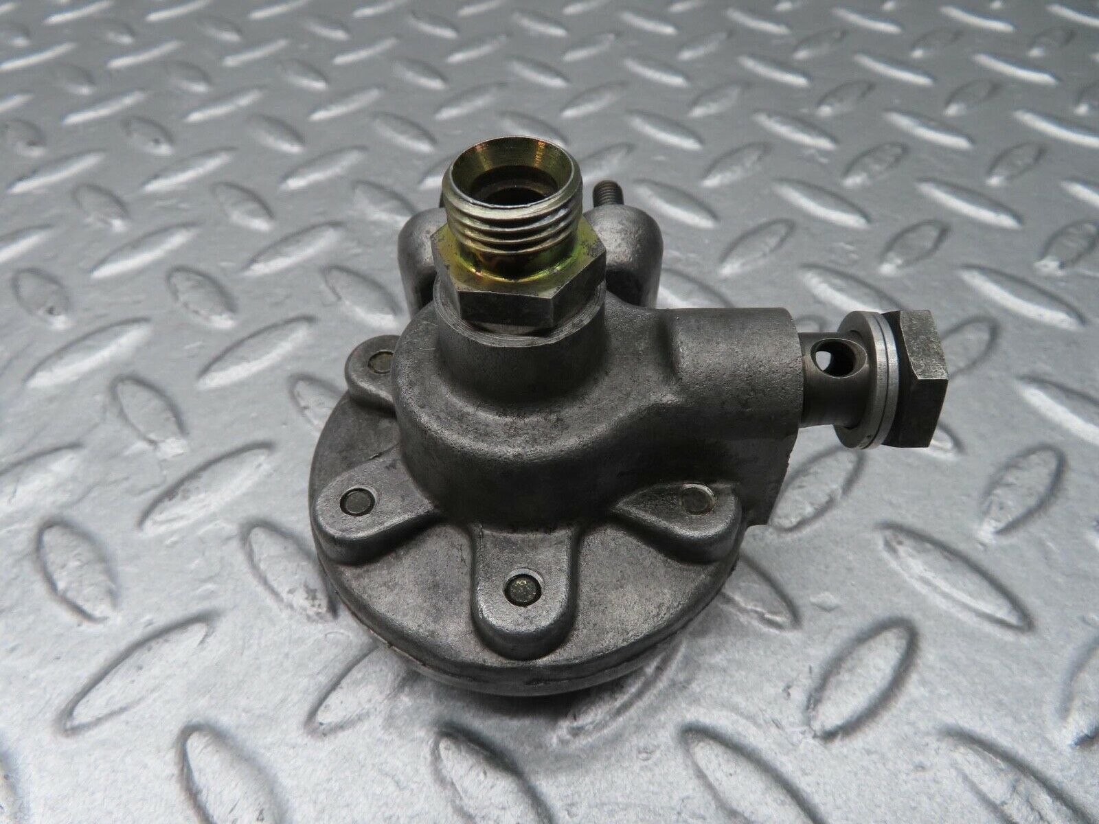 12826 Mercedes-Benz W111 Oil Pressure Damper