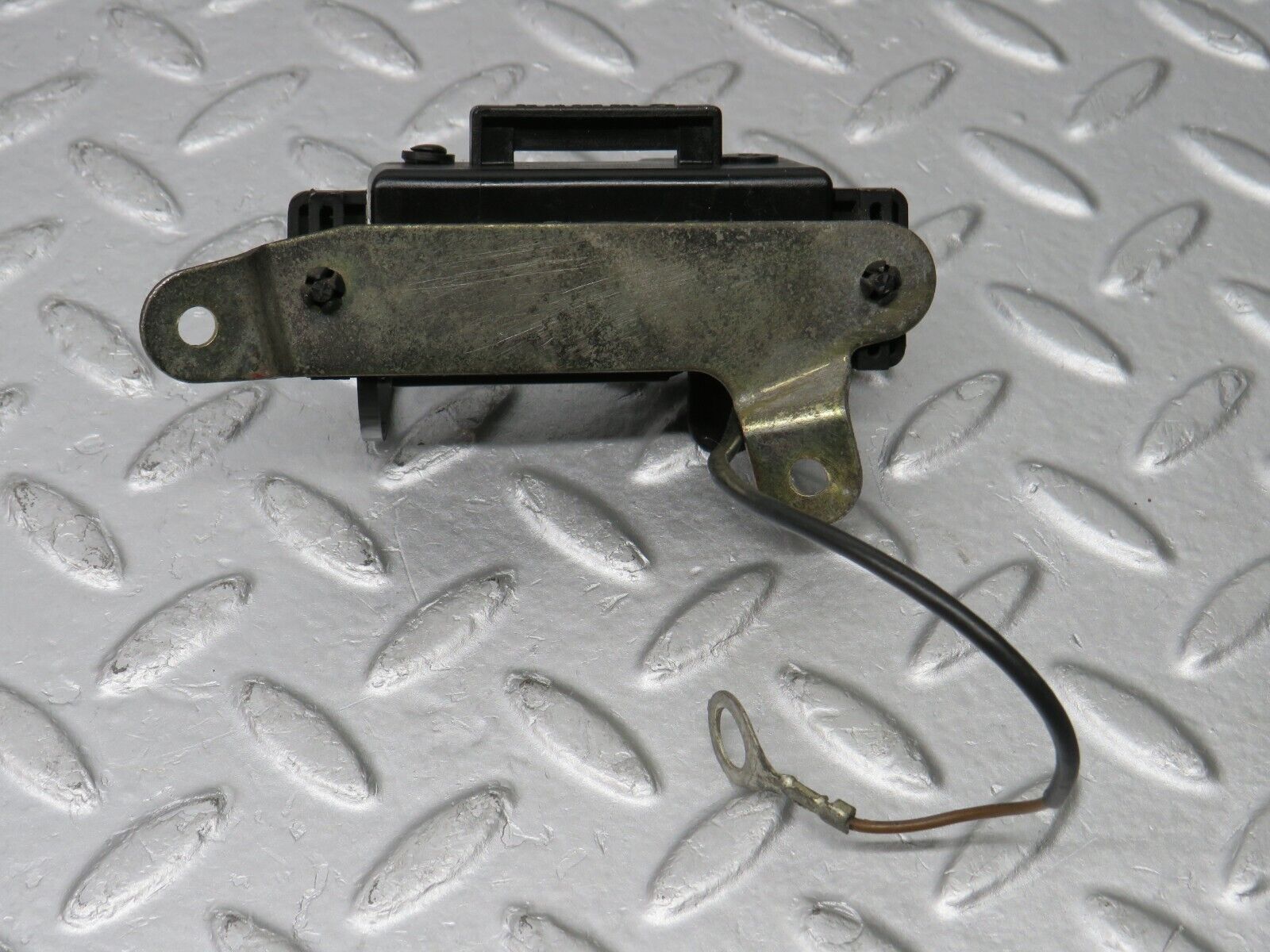 38946 Mercedes-Benz W201 190E 2.6L Diagnostic Connector With Bracket 1265459740