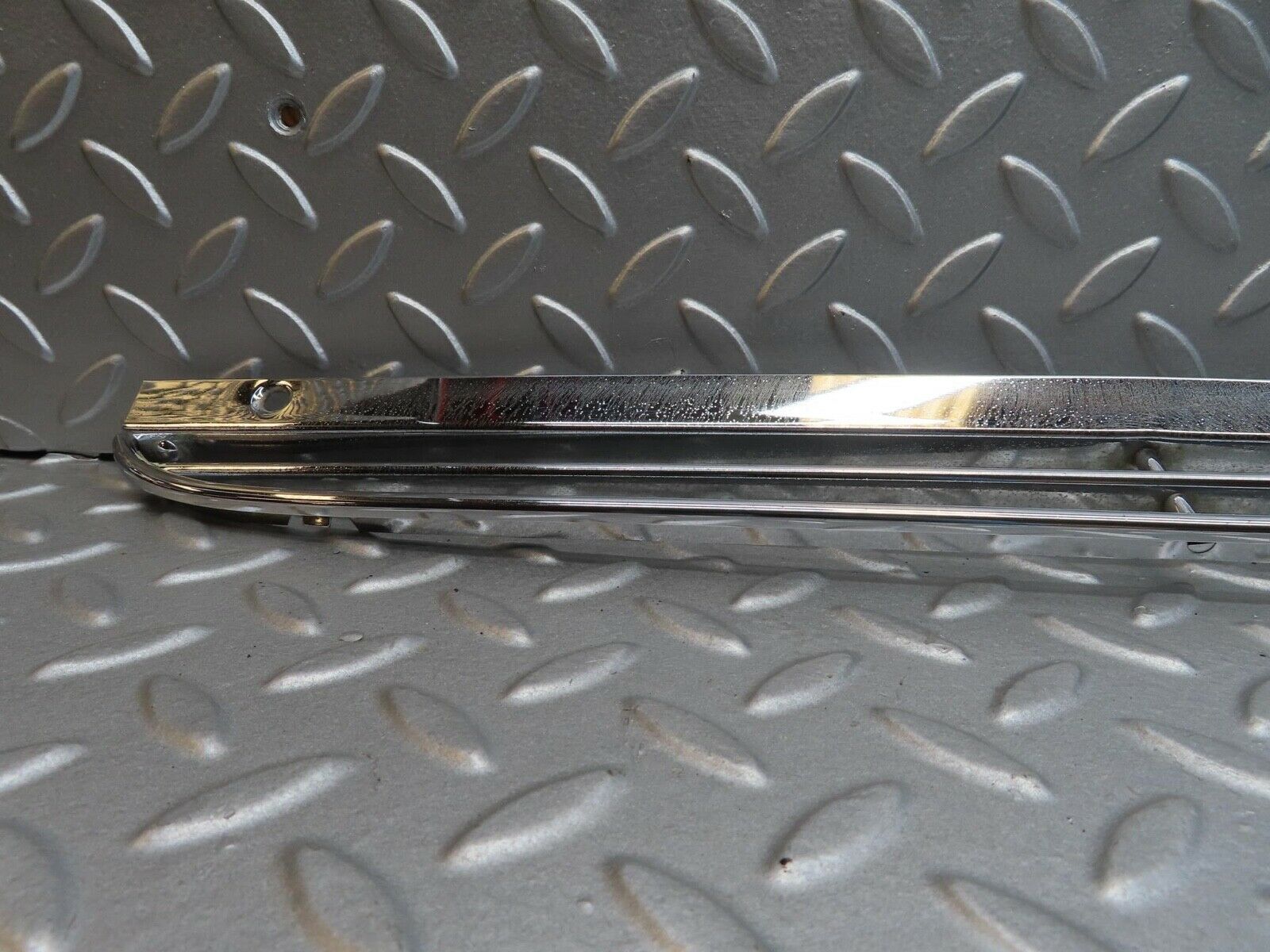 12654 Mercedes-Benz W111 220SE Air Intake Chrome Grill