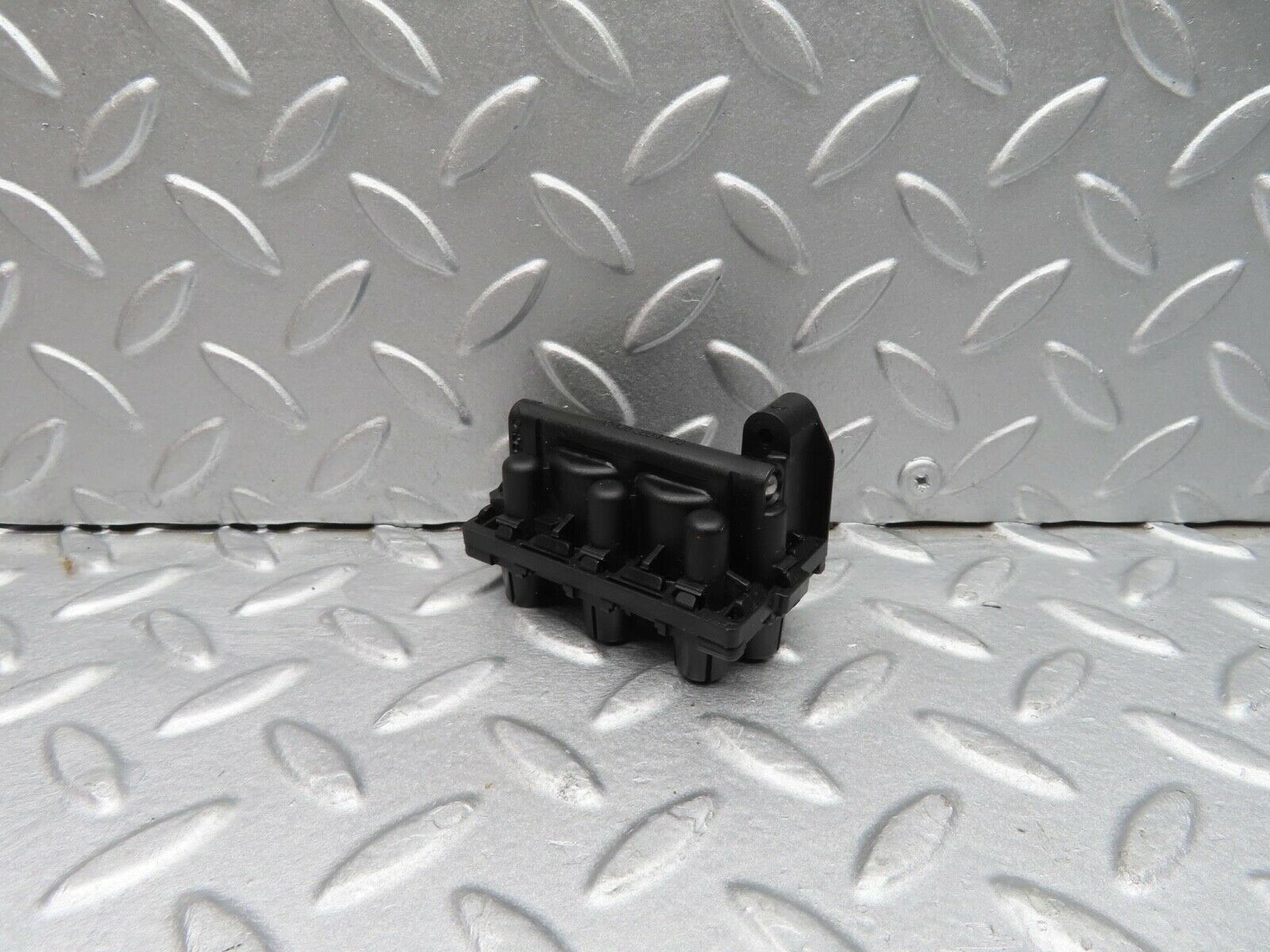 12019 Mercedes-Benz R129 300SL Coupe Vacuum Pump Distribution Unit 1298001478