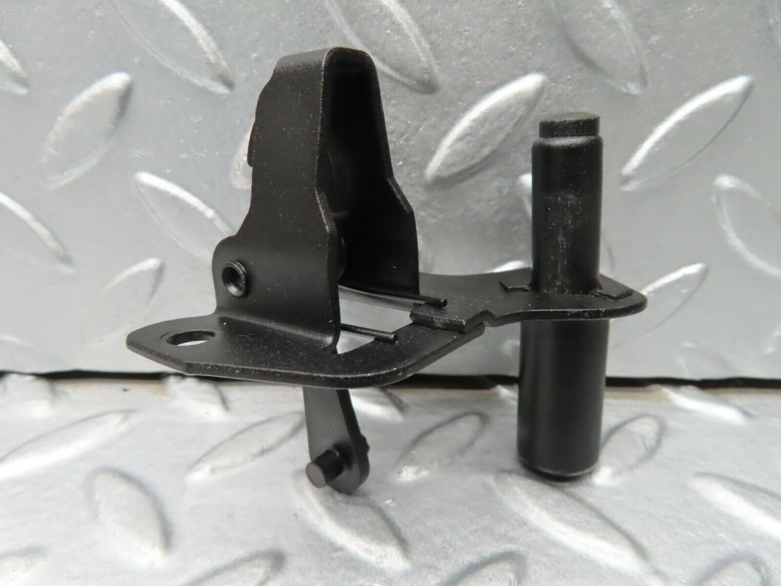 16330 Mercedes-Benz W124 260E Bonnet Lock Catch 1248800260