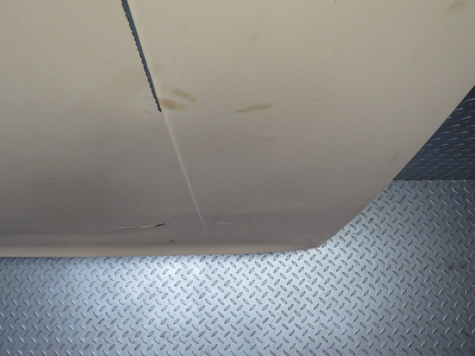 30037 Porsche 924 Bonnet