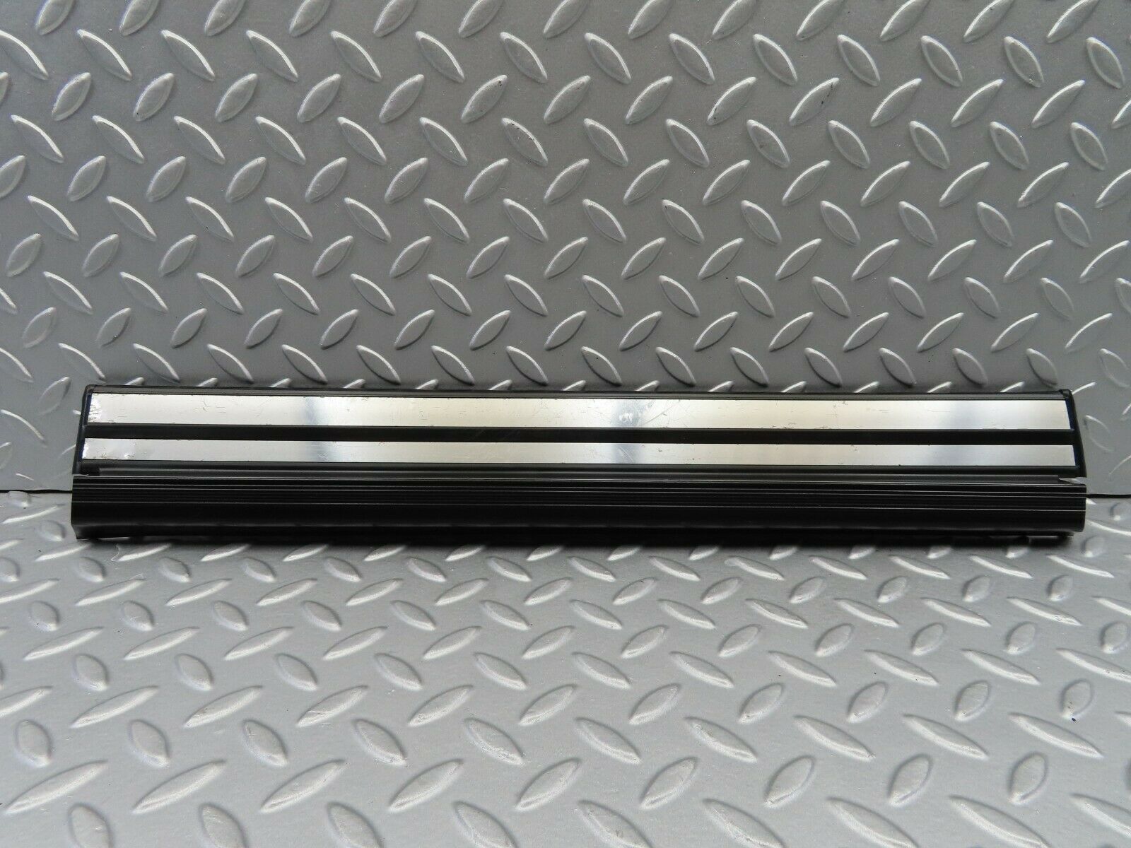 6549 Mercedes-Benz S124 E220 Wagon Rear Left Door Sill Trim