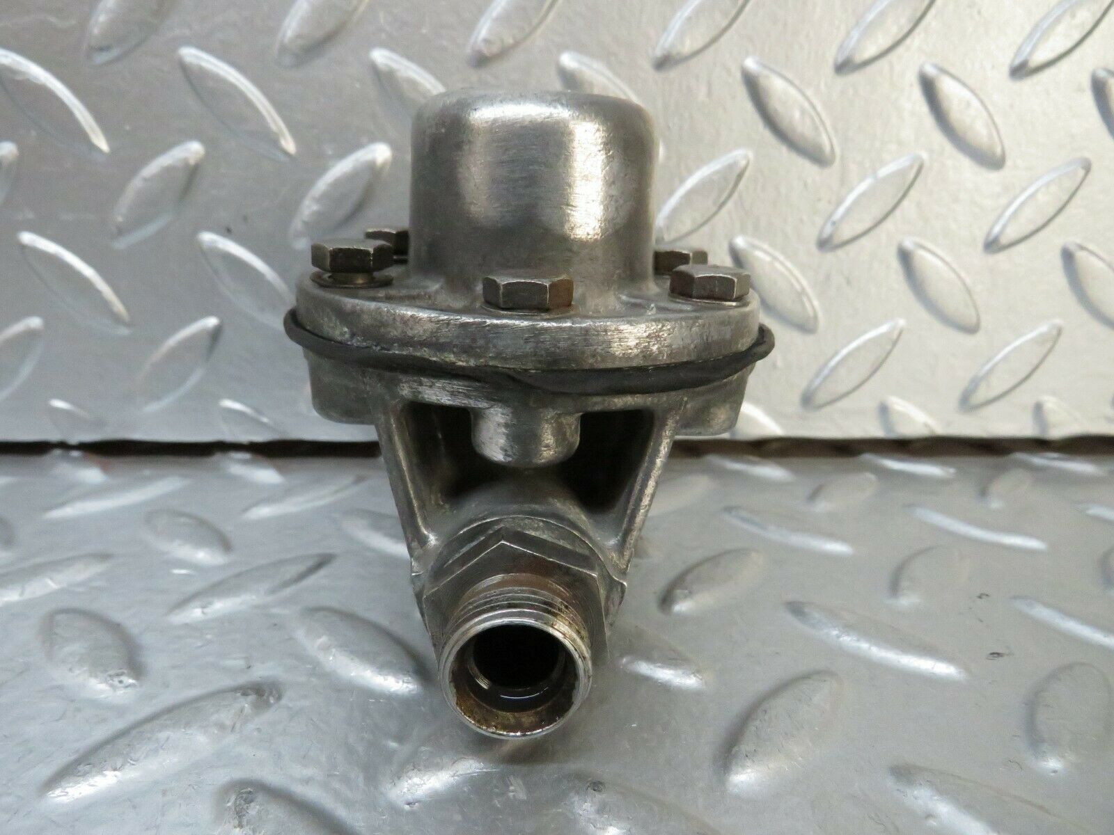 23852 Mercedes-Benz C107 450SLC Oil Pressure Damper 1161870196 1161870494