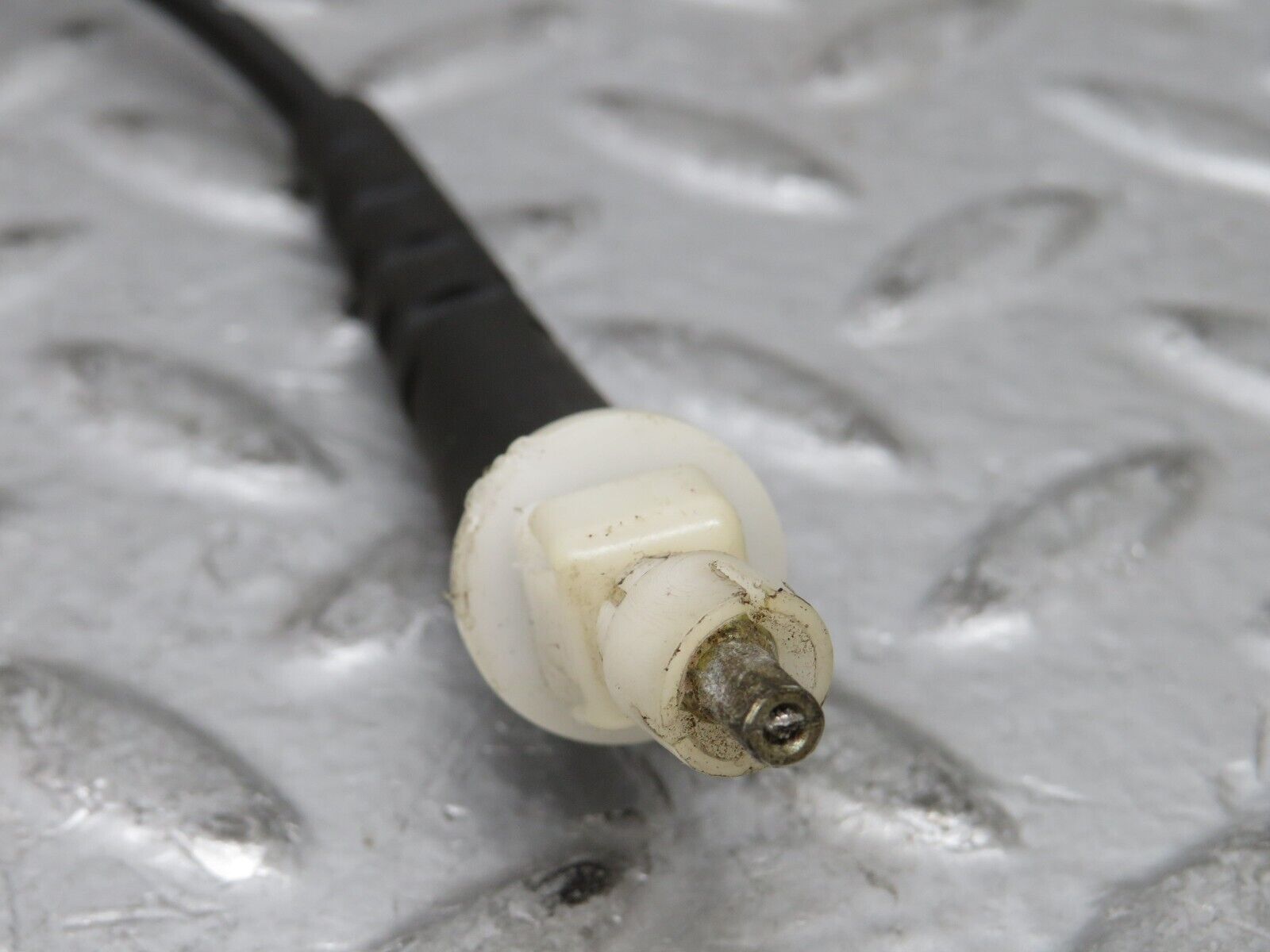 29141 Mercedes-Benz C124 320CE Coupe Gearbox Cable 1242600351