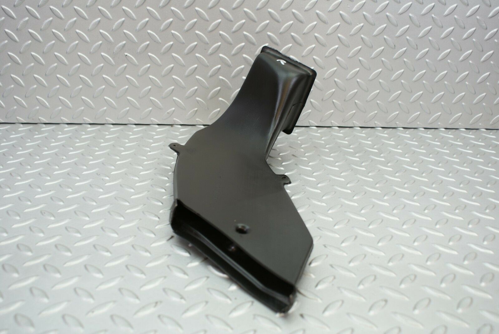 2556 Mercedes-Benz W116 350SE Ventilation Air Duct Right 1168310246