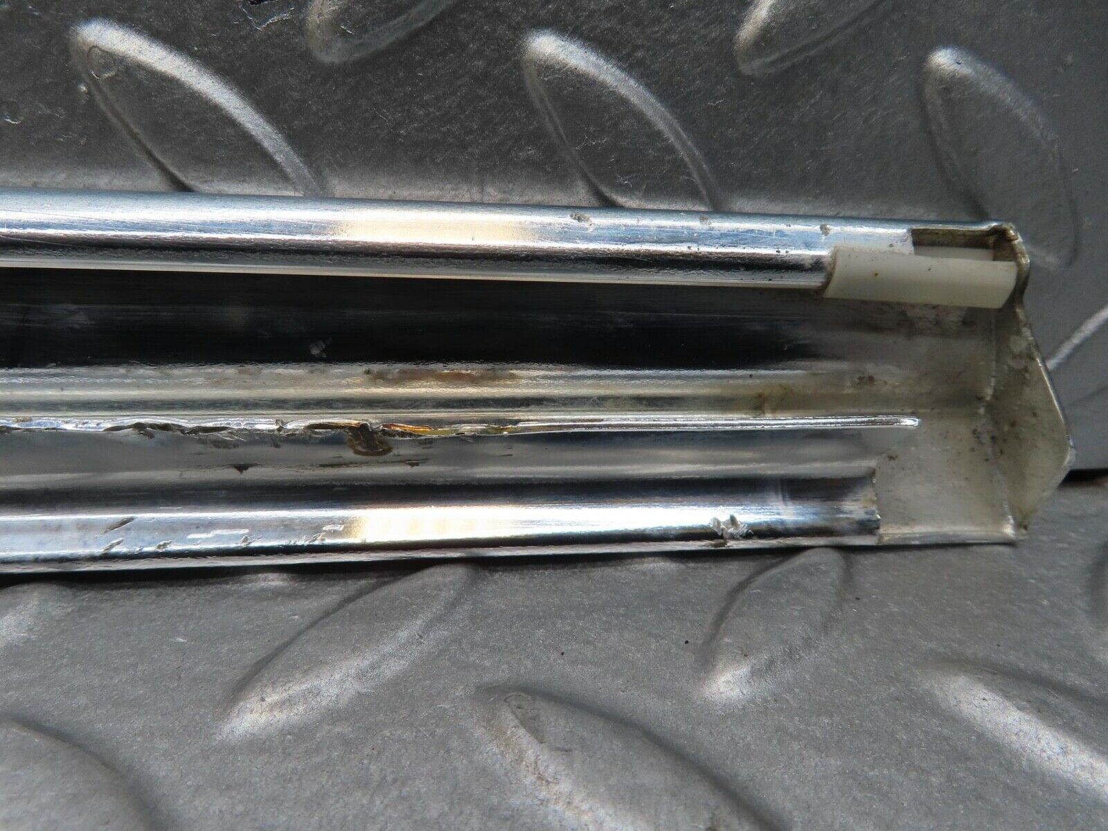 14115 Mercedes-Benz C107 280SLC Rear Right Quarter Window Chrome Trim