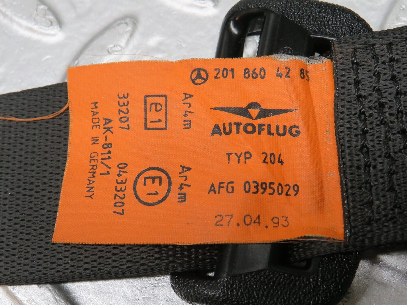 31585 Mercedes-Benz W201 190LE 1.8L Rear Seat Belt Set With Buckles 2018604285