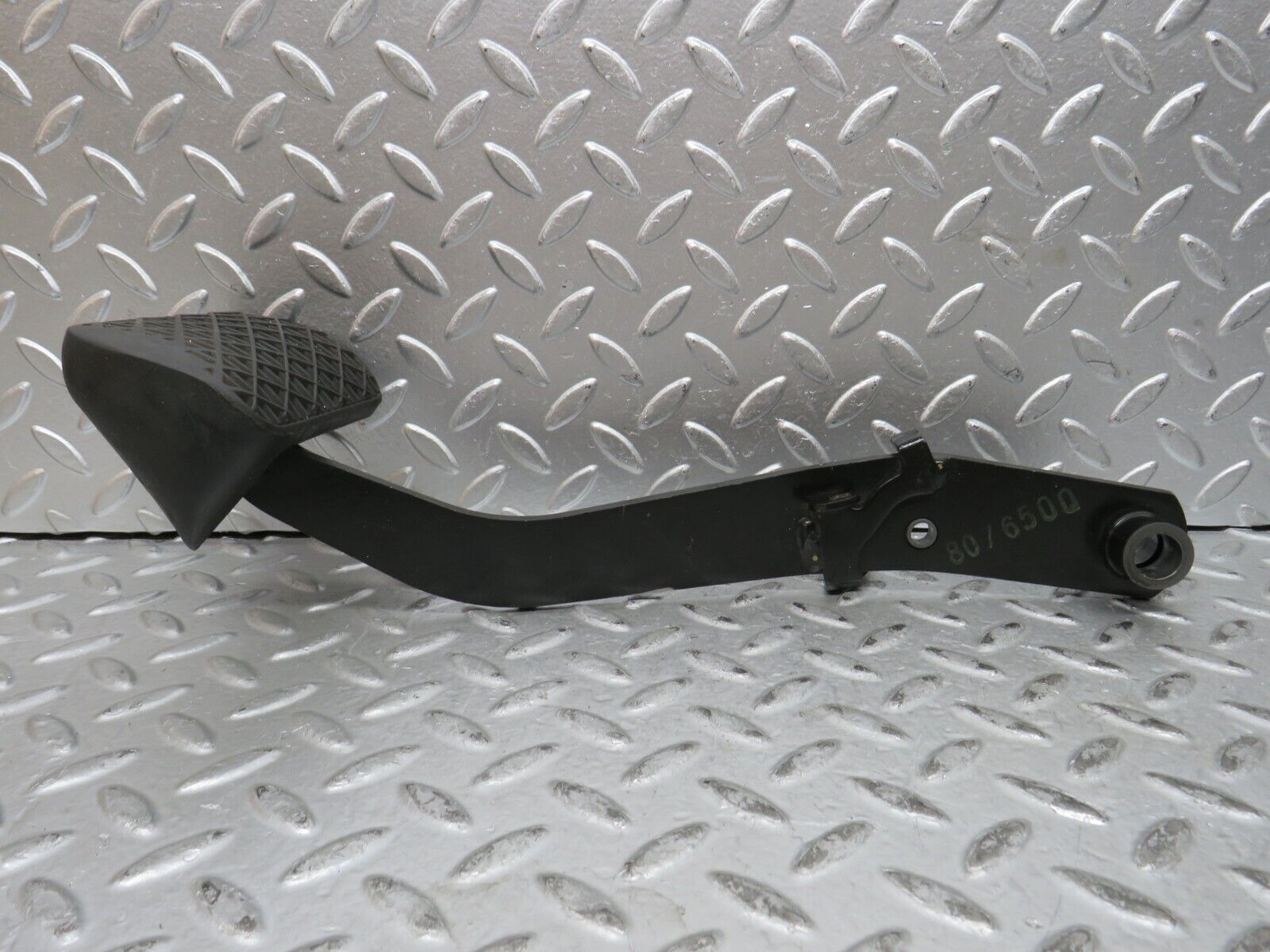 29035 Mercedes-Benz C124 320CE Coupe Brake Pedal With Rubber 1232910082