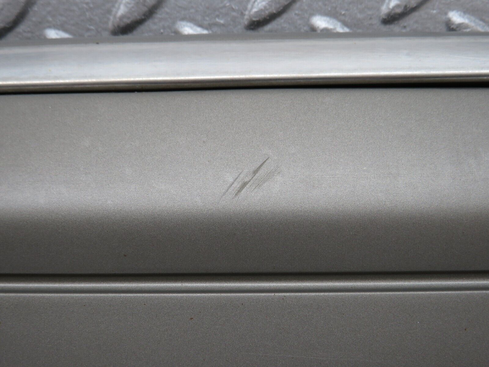 35968 Mercedes-Benz W126 420SE Front Left Fender Wing Moulding Trim 1266903540