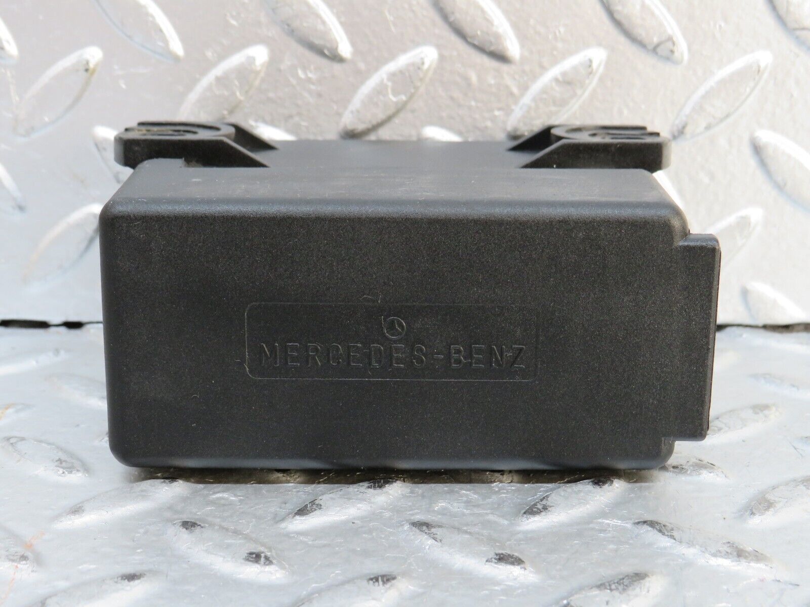 28340 Mercedes-Benz S123 240D Wagon Glow Plug Relay 0015459732 0005454145