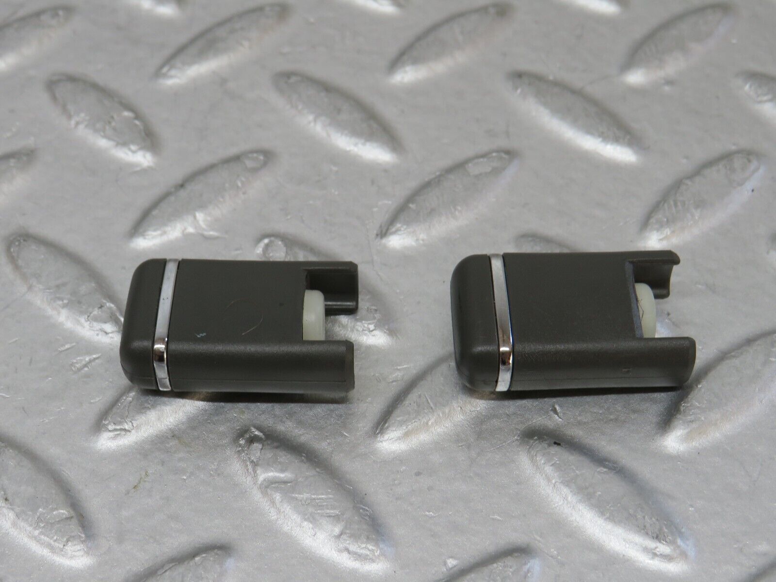 35132 Mercedes-Benz W221 Door Lock Knob 2x