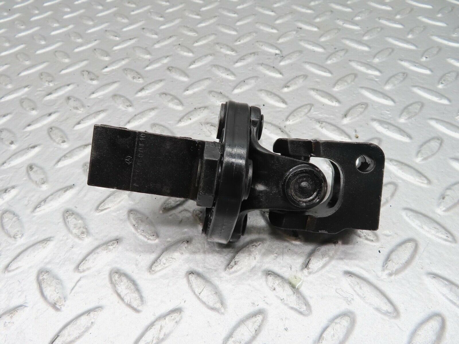 15122 Mercedes-Benz W140 S320 Steering Column Joint 2104620046