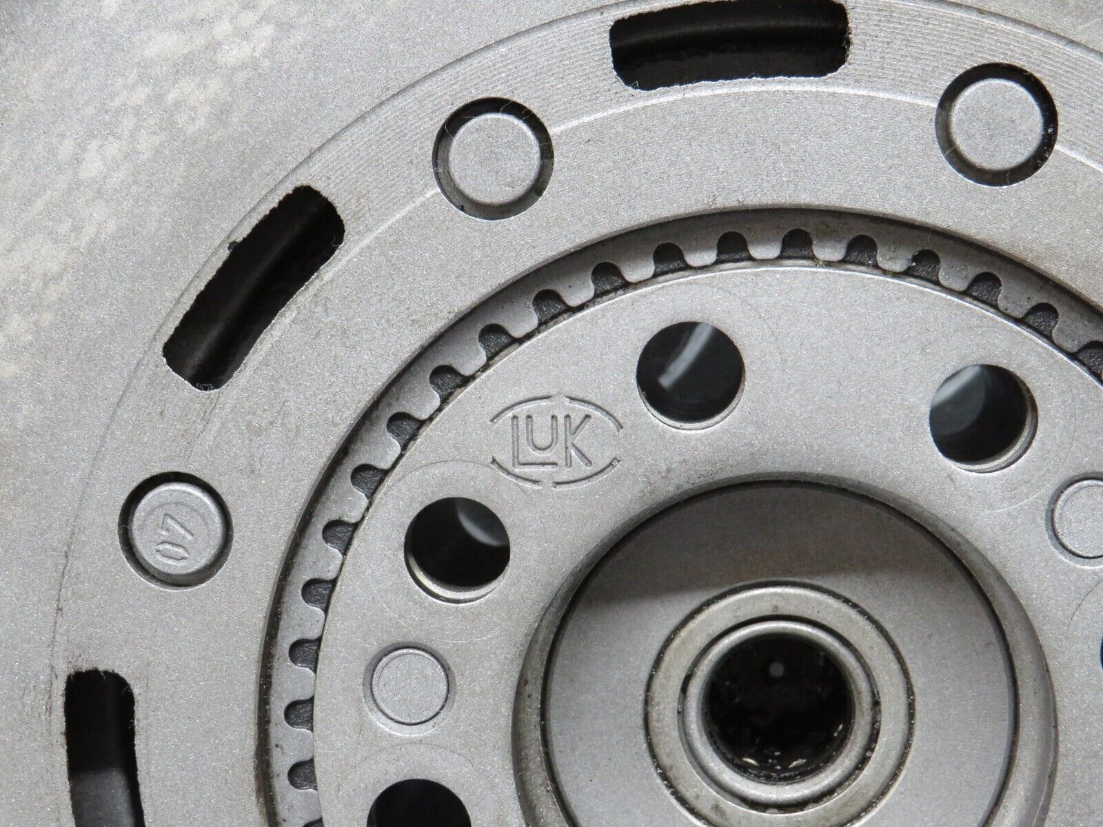 31504 Mercedes-Benz S124 220TE Wagon Flywheel Starter Ring Manual Gearbox Luk