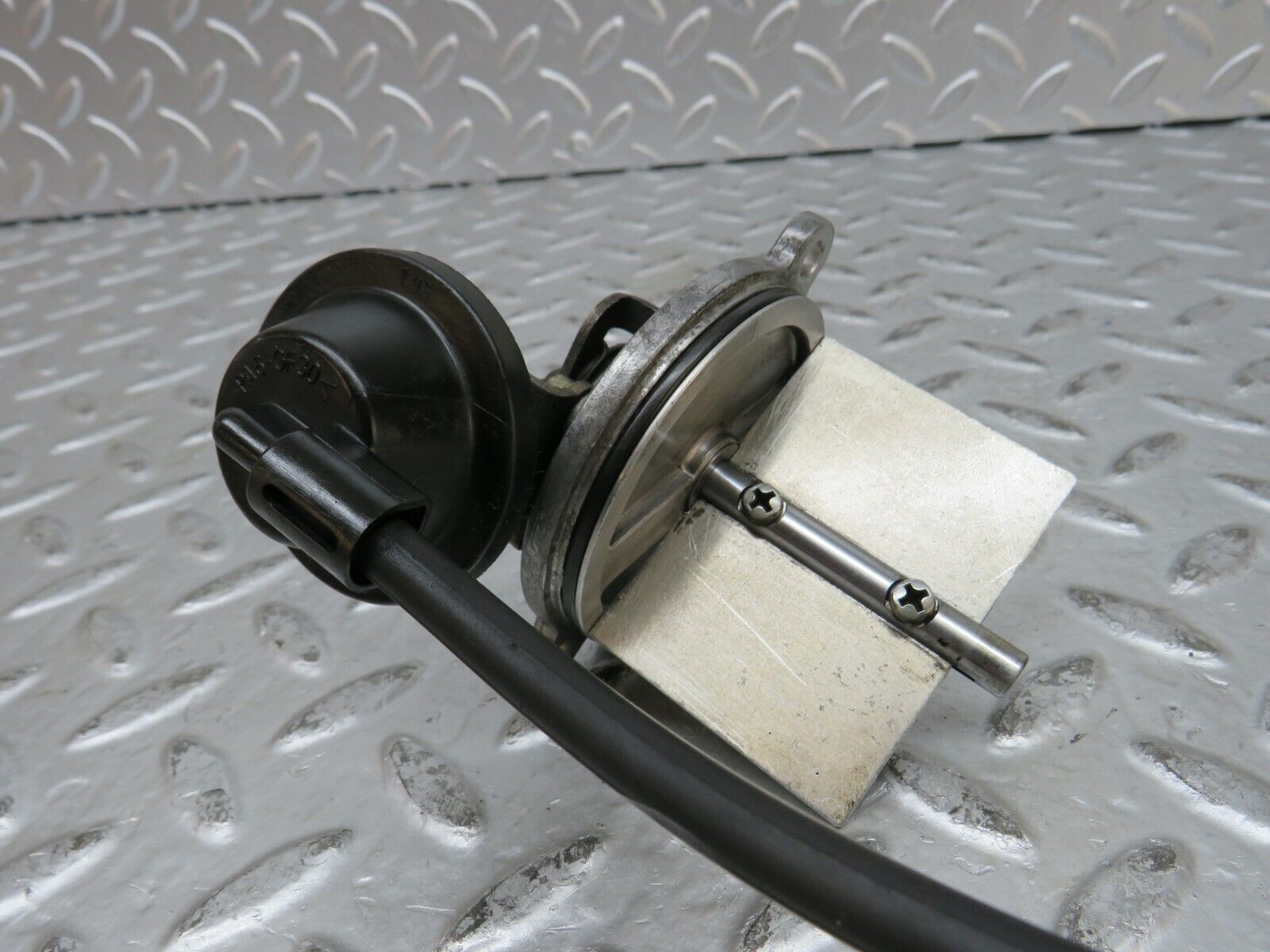 27707 Mercedes-Benz S124 300TE Inlet Manifold Flap Resonance Valve 6061400031