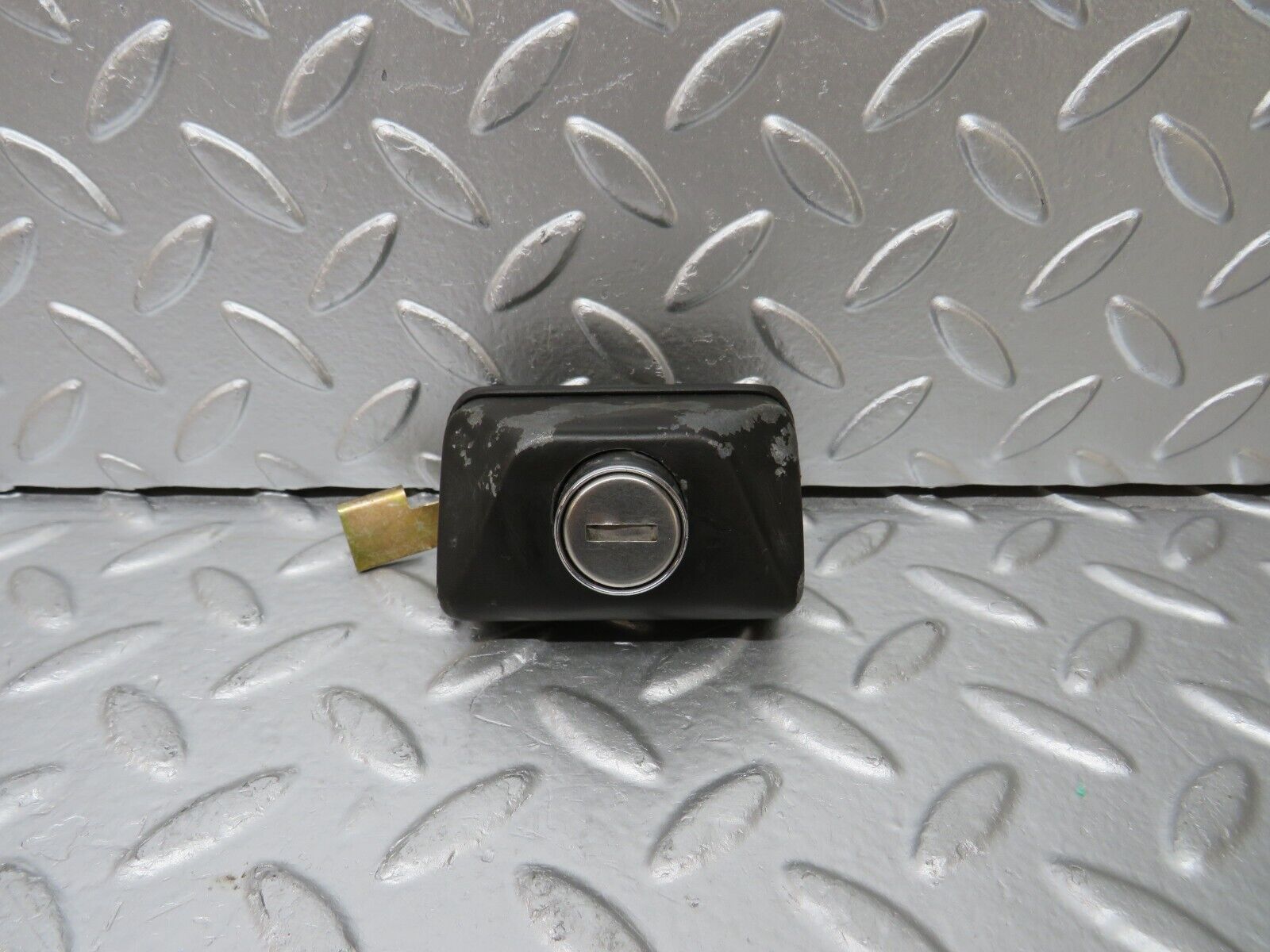 25586 Mercedes-Benz W123 200 Trunk Lock No Key 1237580096