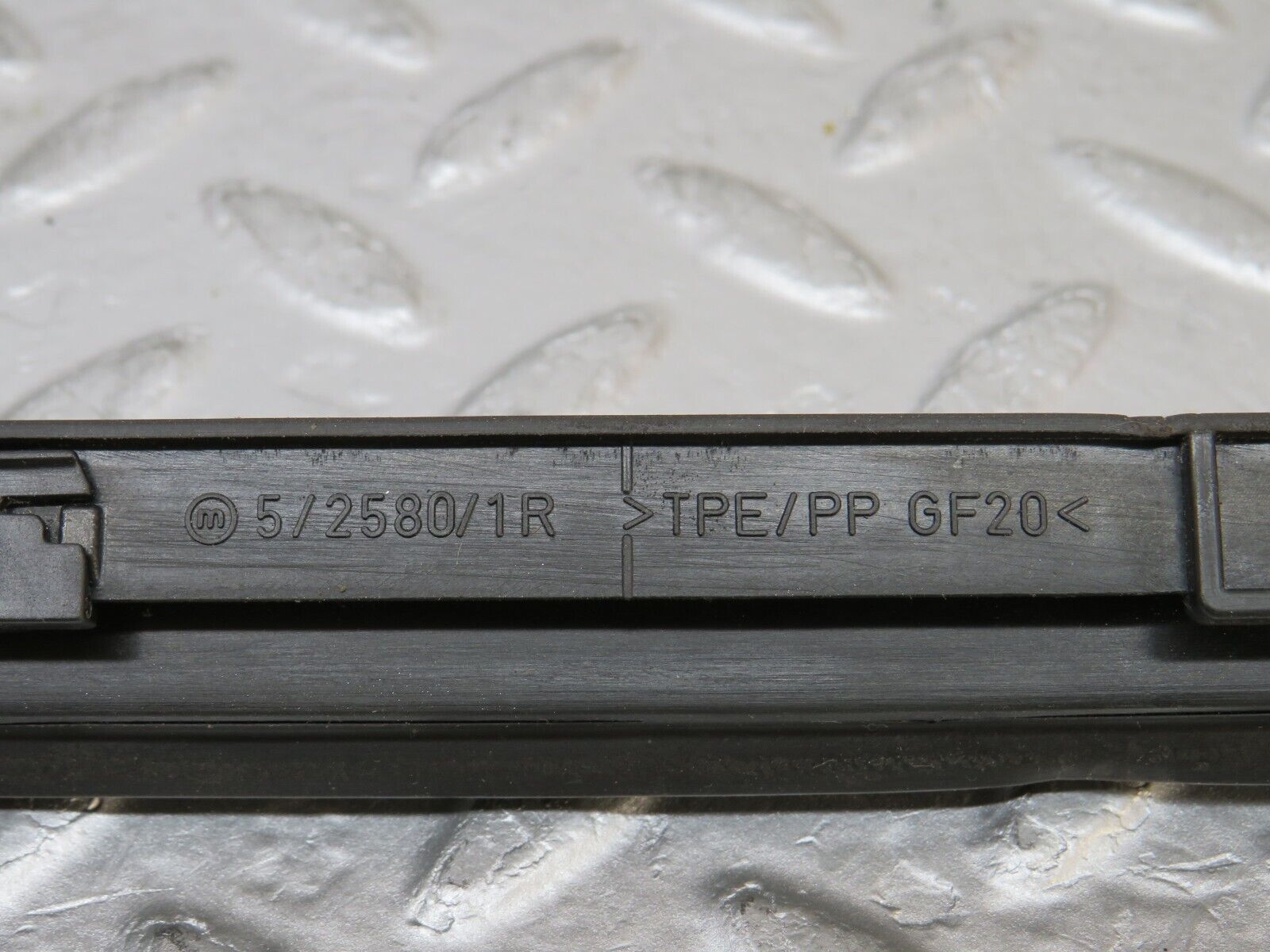 35258 Mercedes-Benz W221 Rear Right Door Lower Seal Trim 2216900462