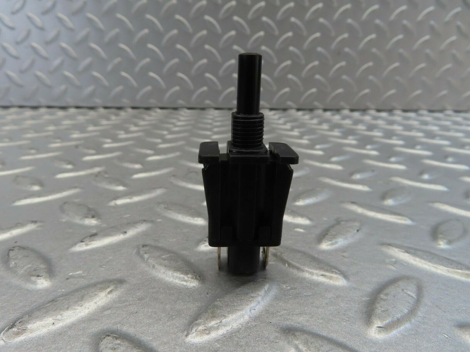 10934 Mercedes-Benz W123 230E Door Contact Switch 2018201110