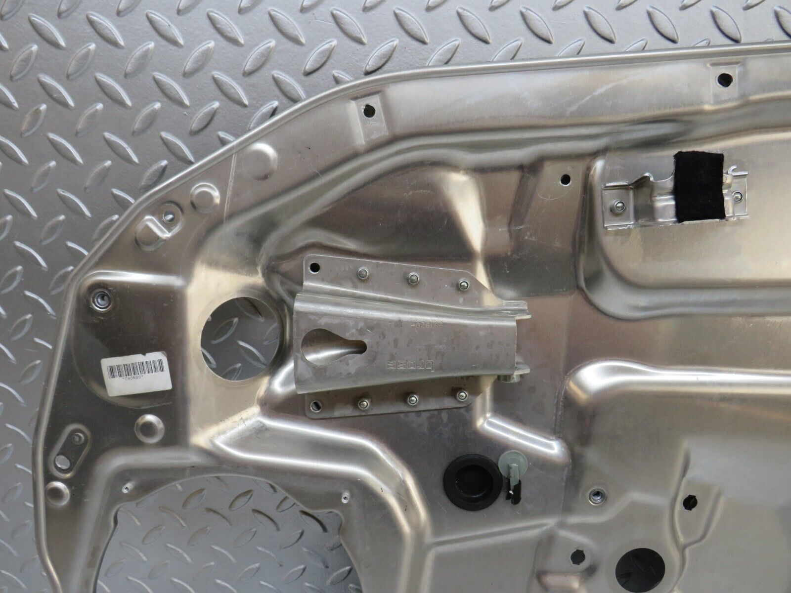 35104 Mercedes-Benz W221 Front Right Window Regulator Support Panel