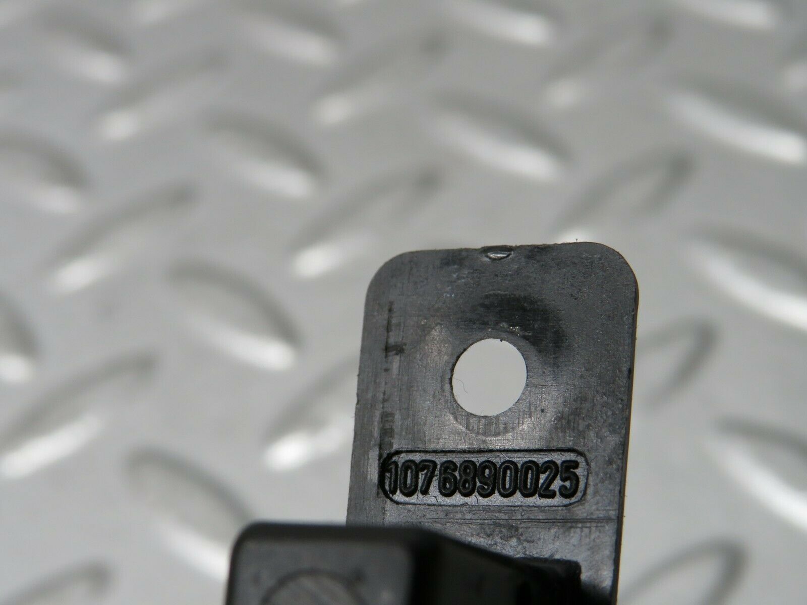 23420 Mercedes-Benz W116 350SE Glove Box Lock 1076890025