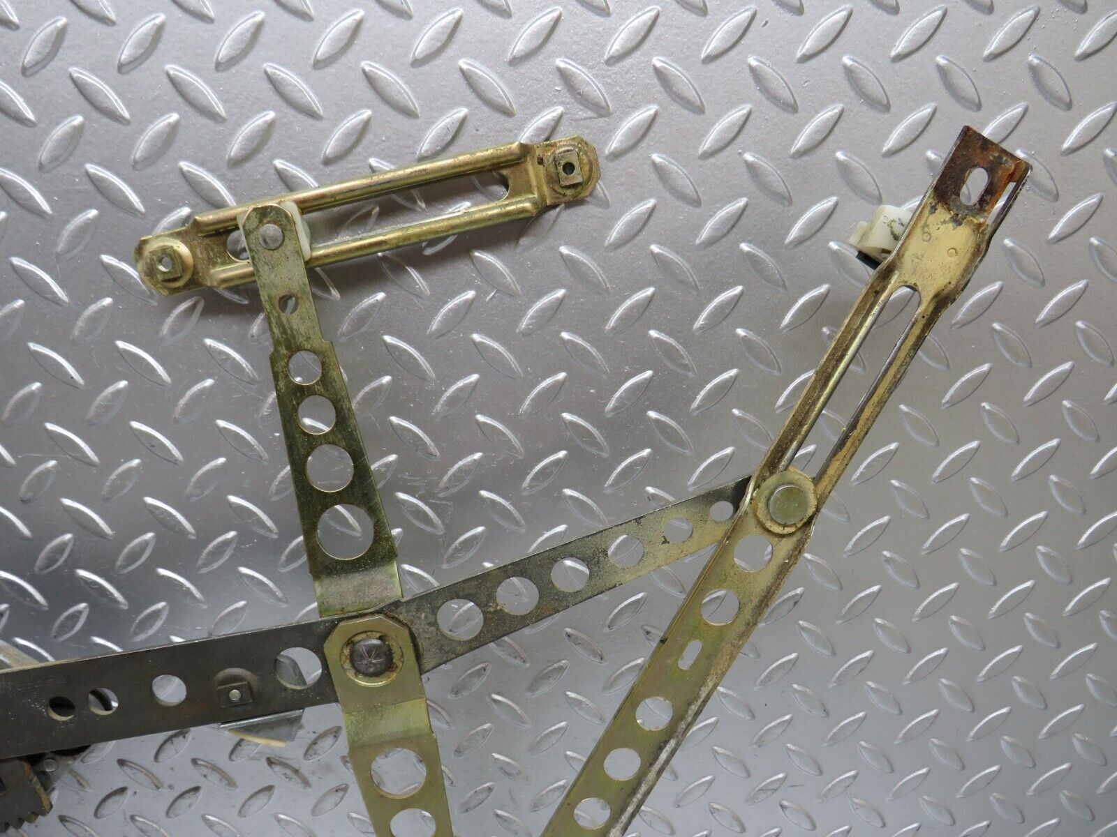 28712 Mercedes-Benz W123 230E Front Left Power Window Regulator 1237202746