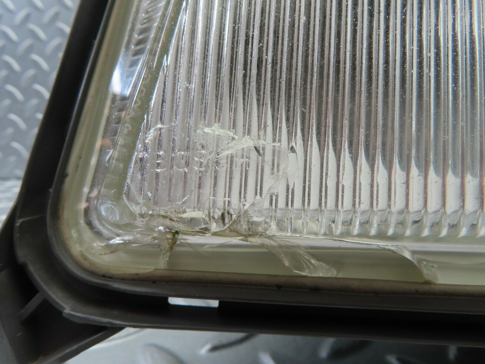 6685 Mercedes-Benz S124 E220 Wagon Headlight Bosch Left Side 1305544186