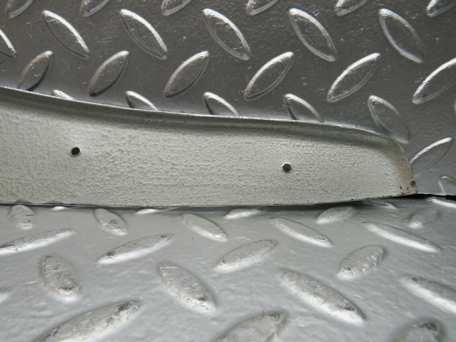 22743 Mercedes-Benz C107 450SLC Coupe Door Moulding Trim Chrome Right Side