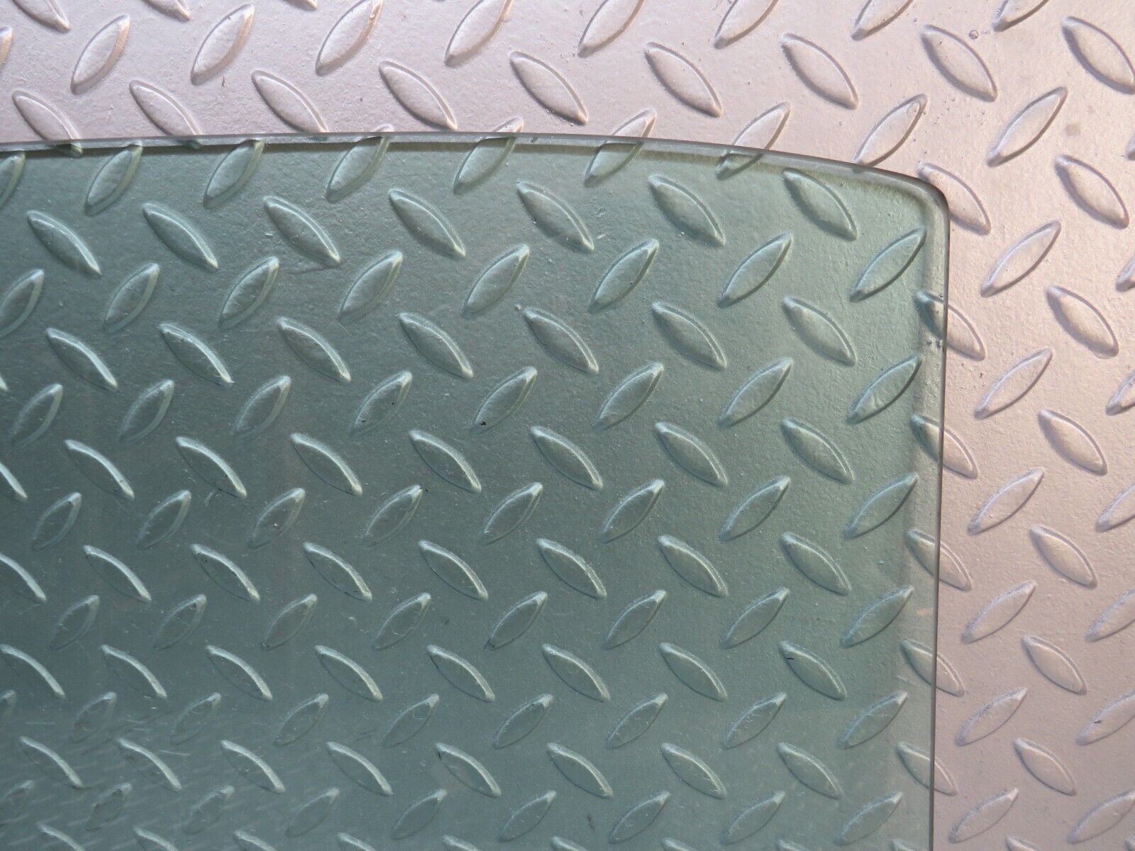 37512 Mercedes-Benz W109 300SEL Rear Right Door Window Glass