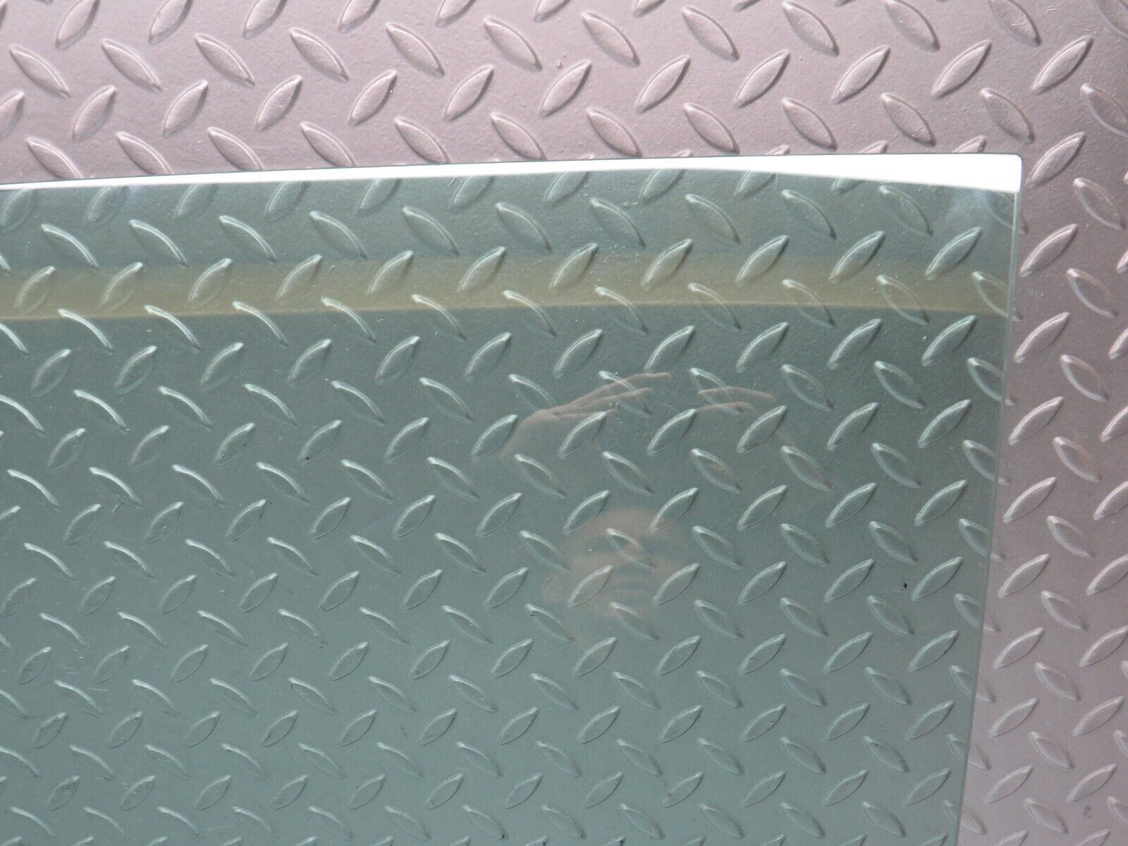 37875 Mercedes-Benz A124 320E Cabriolet Front Left Door Window Glass