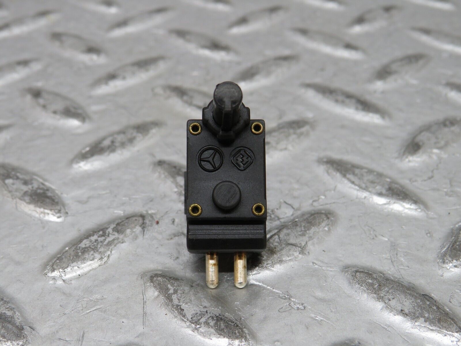 28497 Mercedes-Benz S123 240D Wagon Reverse Light Switch 2015450014