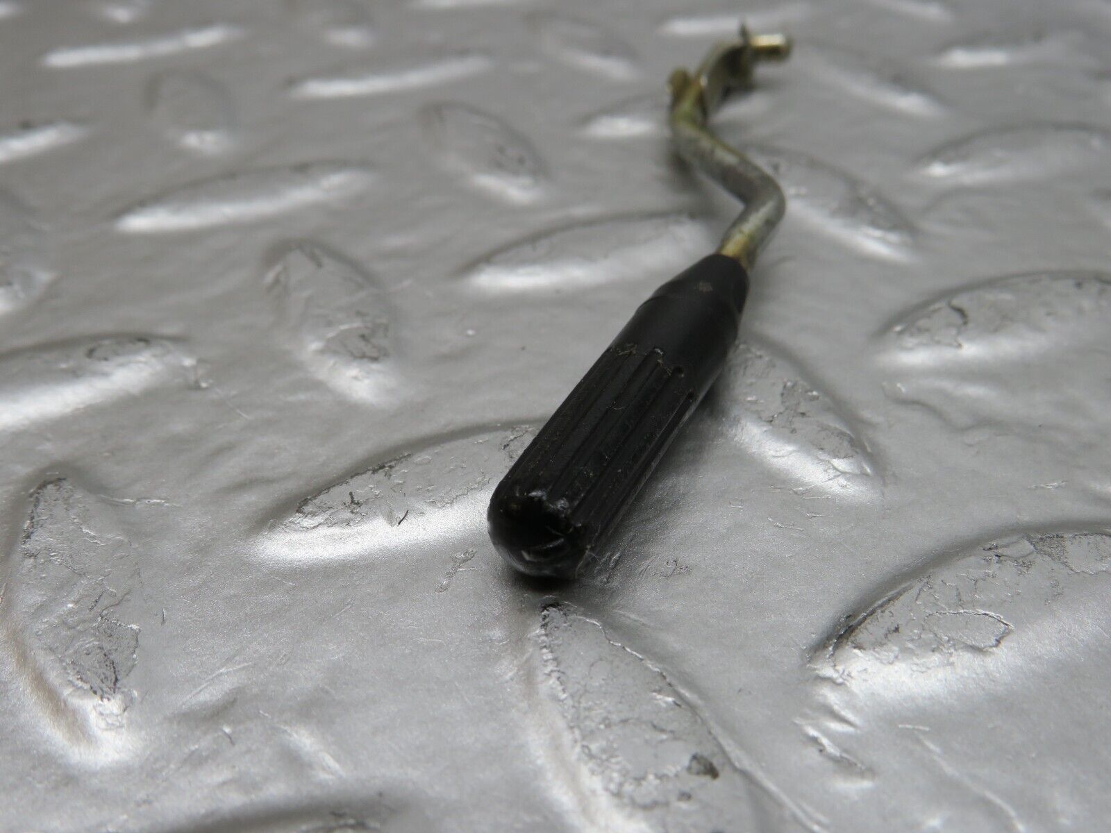 25557 Mercedes-Benz W123 200 Door Lock Knob Set