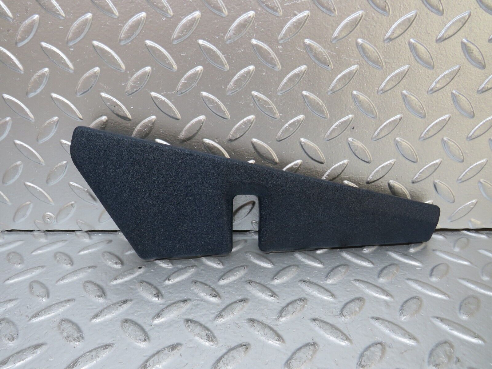 25333 Mercedes-Benz W201 190D Front Right Seat Cover 1249190220