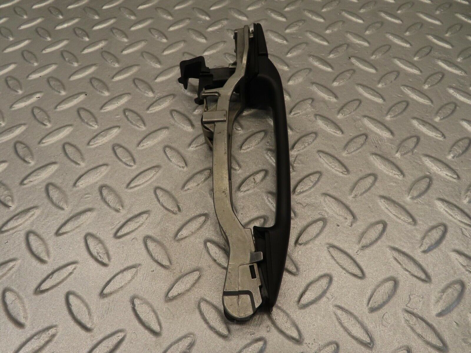 11825 Mercedes-Benz W201 190E Exterior Door Handle Rear Left