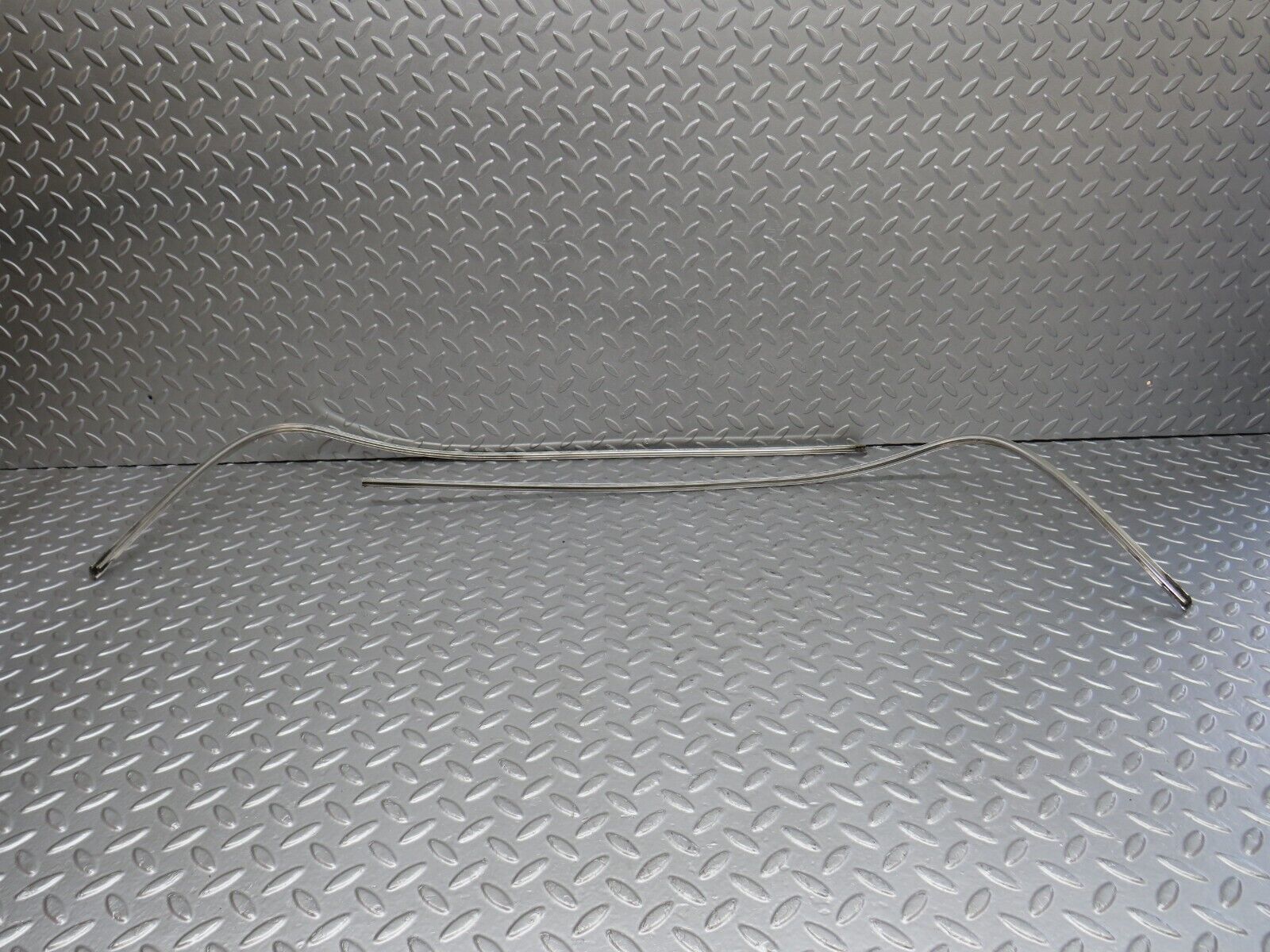 40492 Mercedes-Benz W110 230 Rear Windscreen Chrome Frame