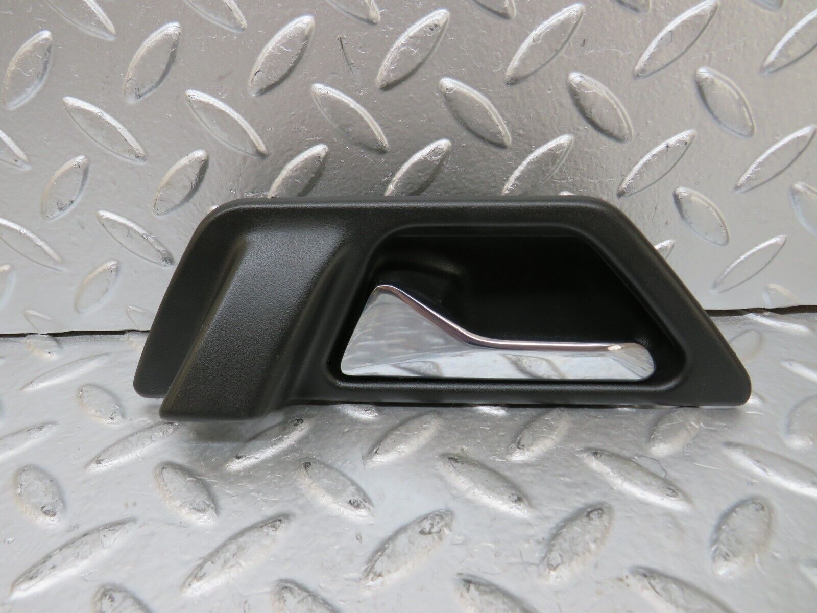 25909 Mercedes-Benz W124 280E Interior Door Handle Front Left 1247600161