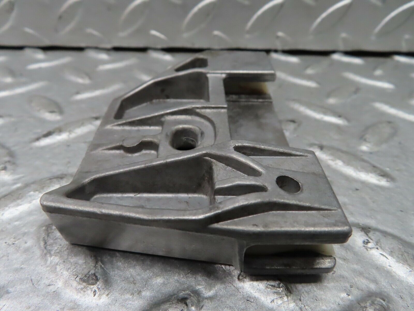 19631 Mercedes-Benz C140 CL420 Coupe Door Window Guide Bracket 1247250432