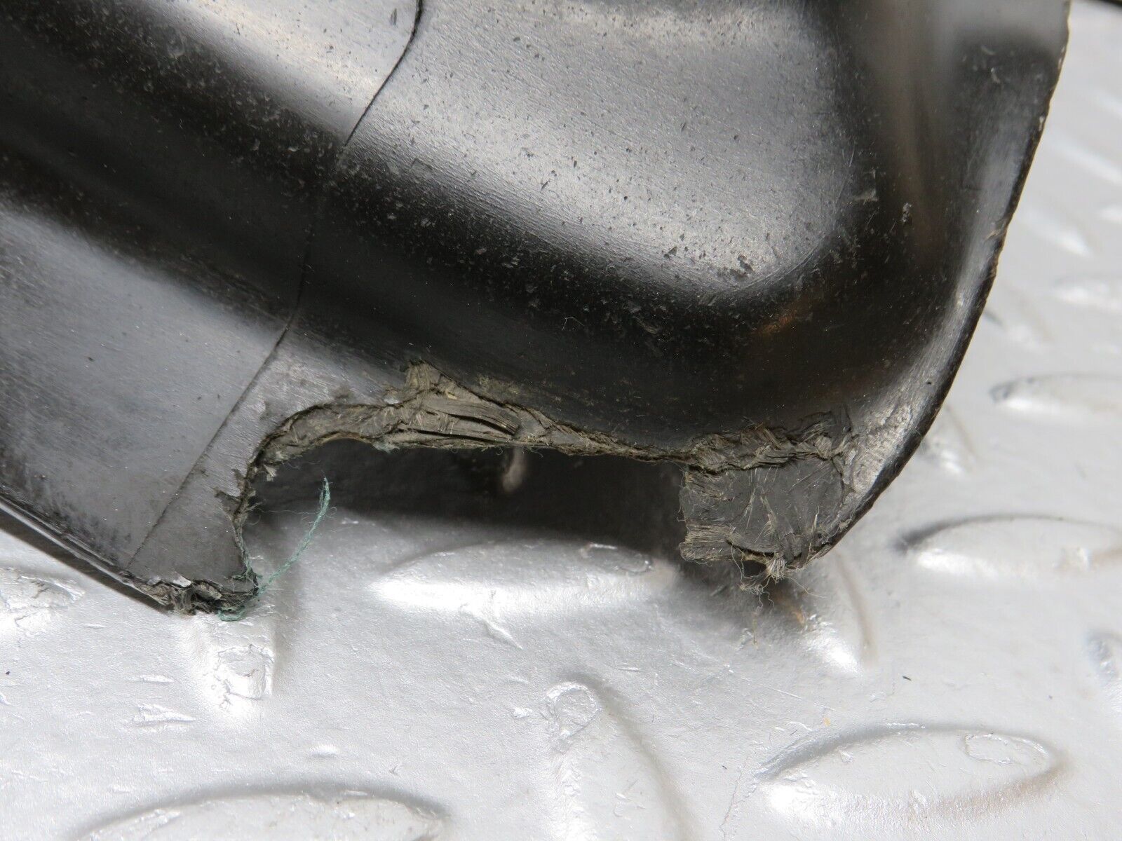 39519 Mercedes-Benz R129 320SL Coupe Fuel Pump Protective Cover 1294780237