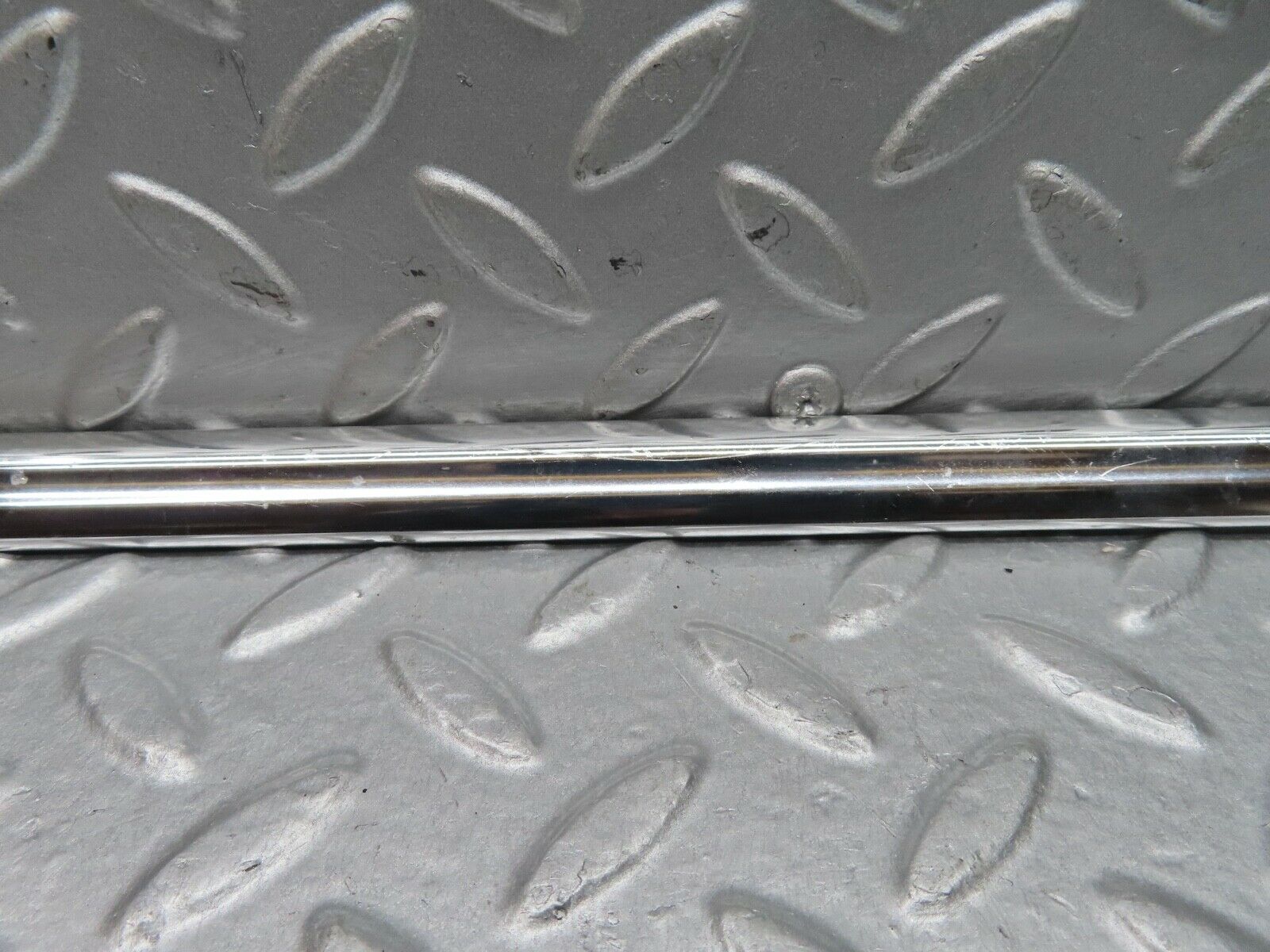 18140 Mercedes-Benz W123 200 Front Left Door Chrome Moulding Trim