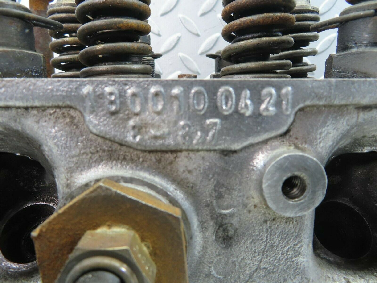 8688 Mercedes-Benz W111 Cylinder Head 1800100421