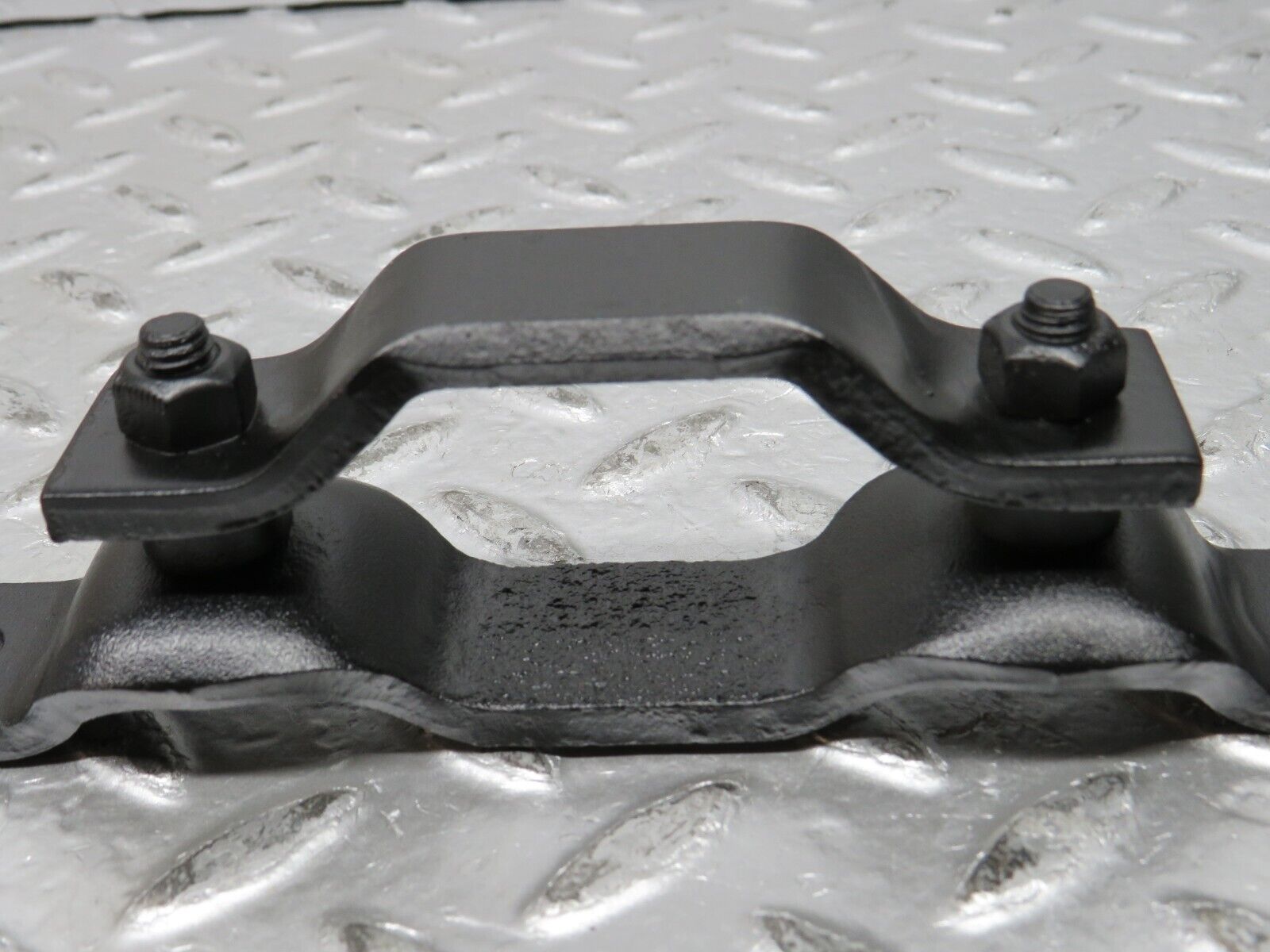 31994 Mercedes-Benz W123 230E Engine Mount Bracket Front