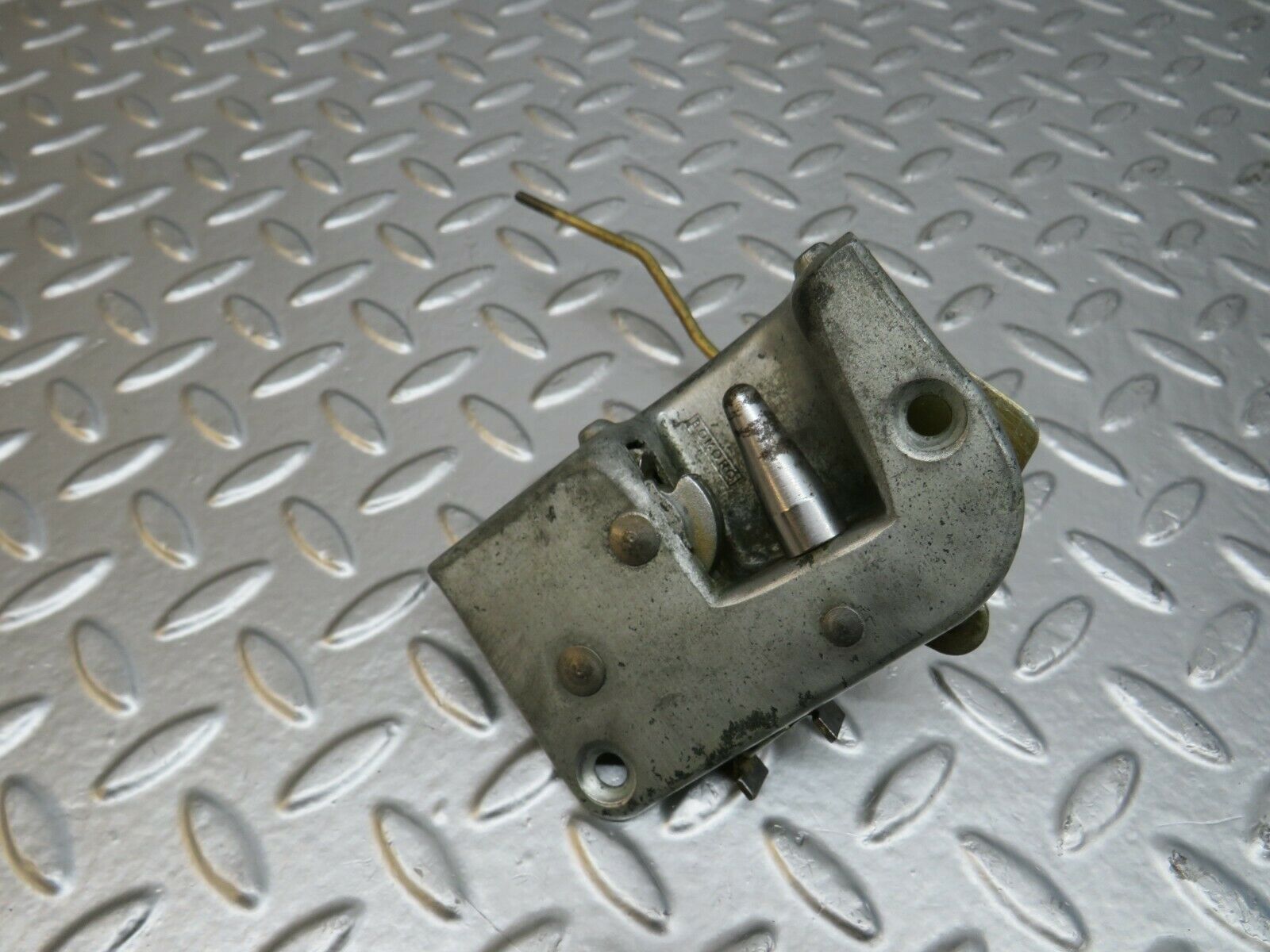 24570 Mercedes-Benz W108 Front Right Door Lock Mechanism