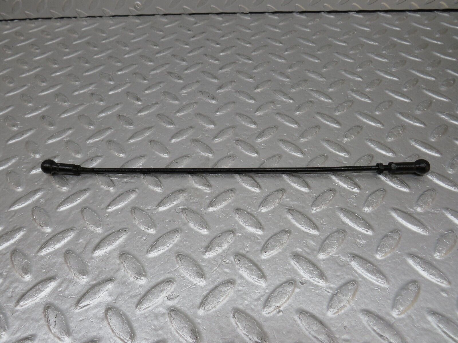 37555 Mercedes-Benz W109 300SEL Throttle Linkage