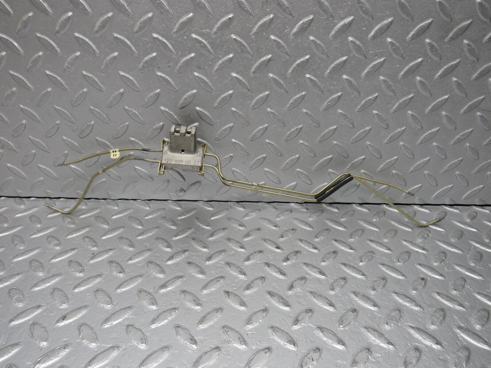 38483 Mercedes-Benz R129 280SL Coupe Soft Top Hydraulic Pipe Distributor 1298000022