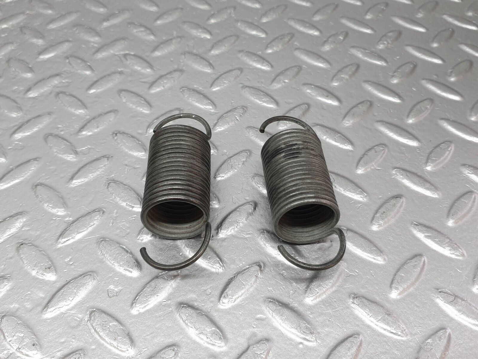 40793 Mercedes-Benz W123 300D Front Seat Adjustment Spring Pair