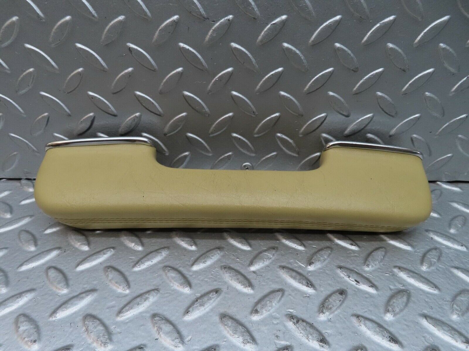 15303 Mercedes-Benz W123 230E Interior Door Handle Left 1239701901