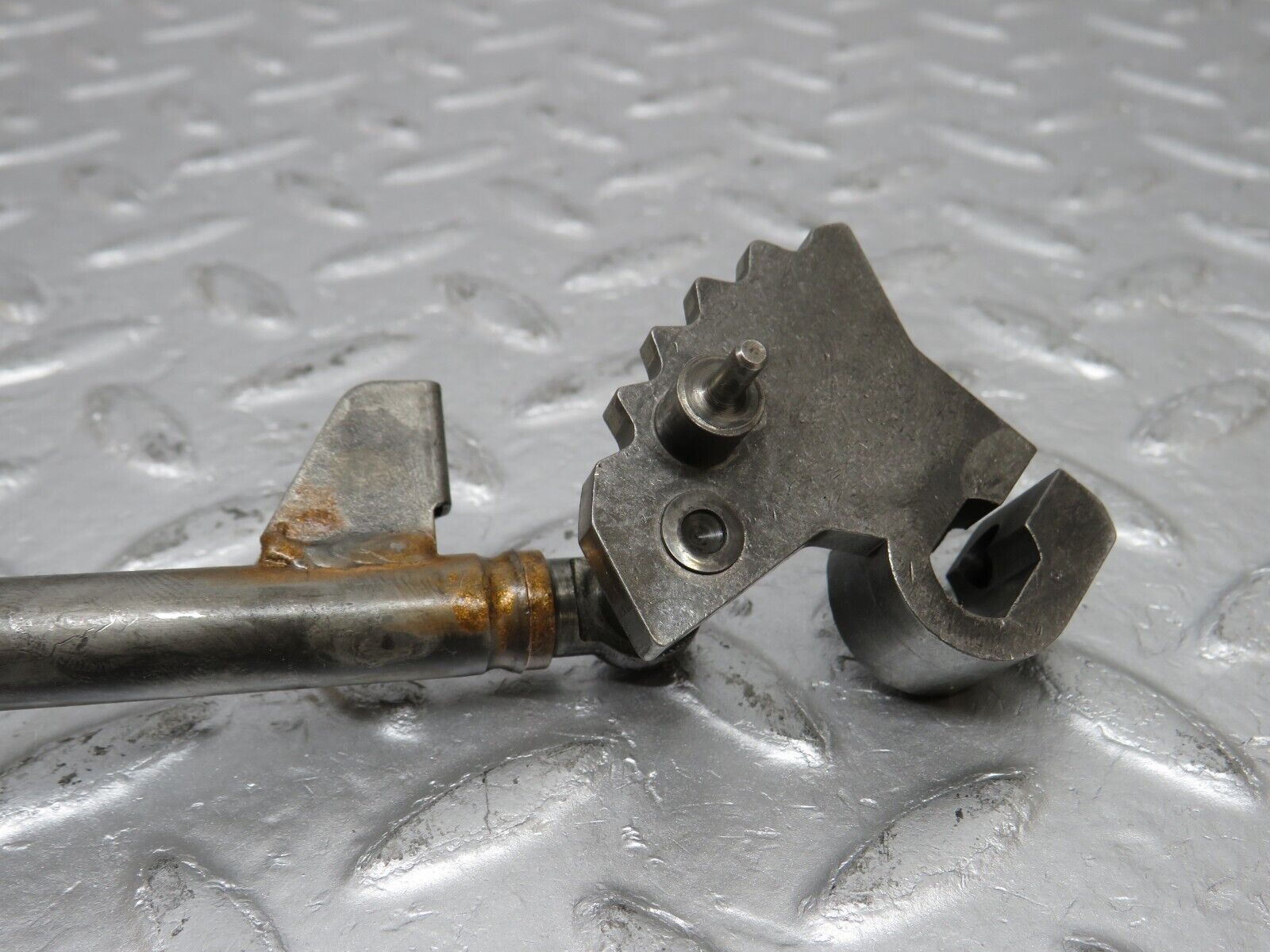 34570 Mercedes-Benz C126 380SEC Coupe Automatic Gearbox Linkage 722.310