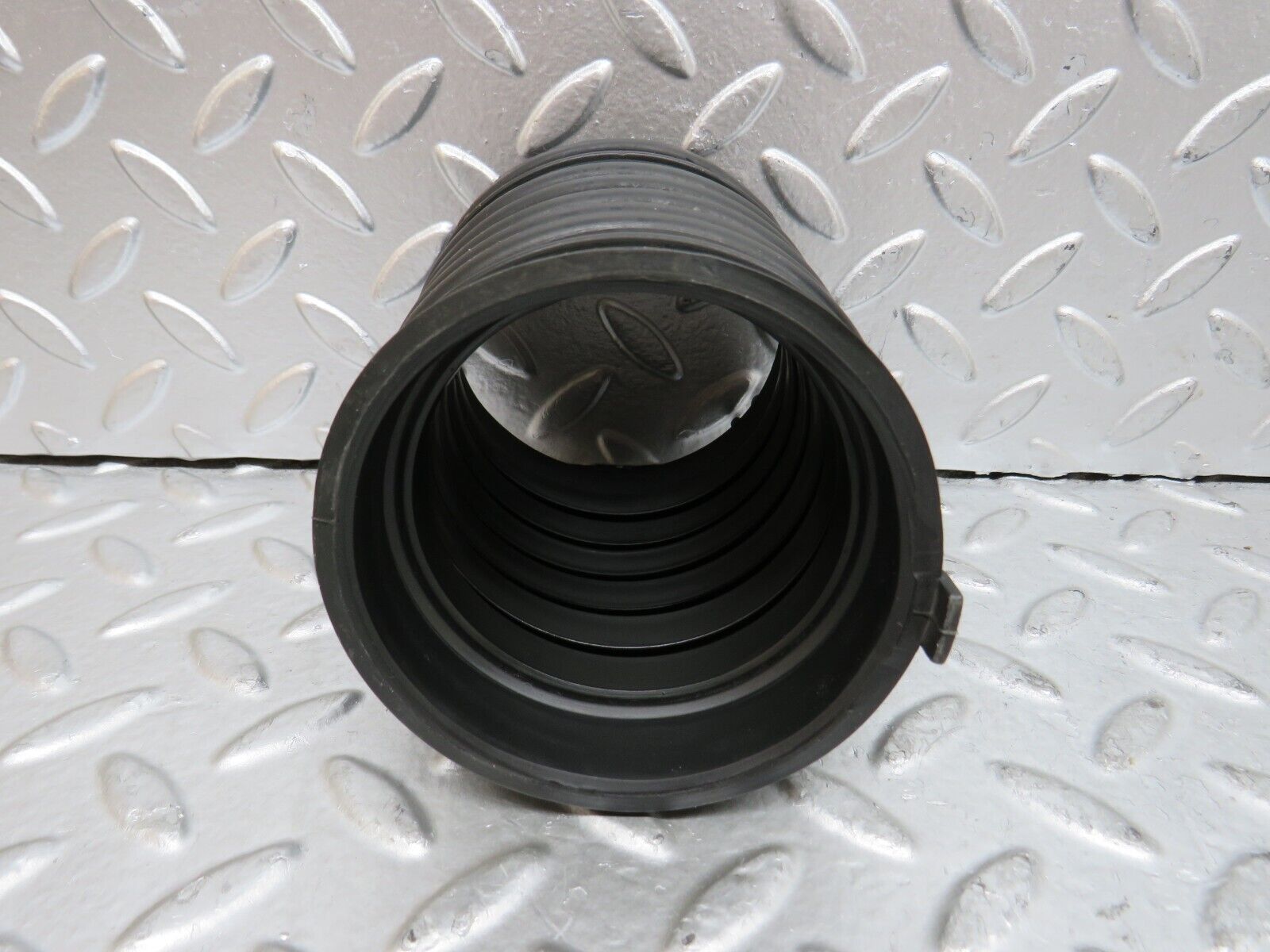 29113 Mercedes-Benz C124 320CE Coupe Air Intake Hose 1040940191