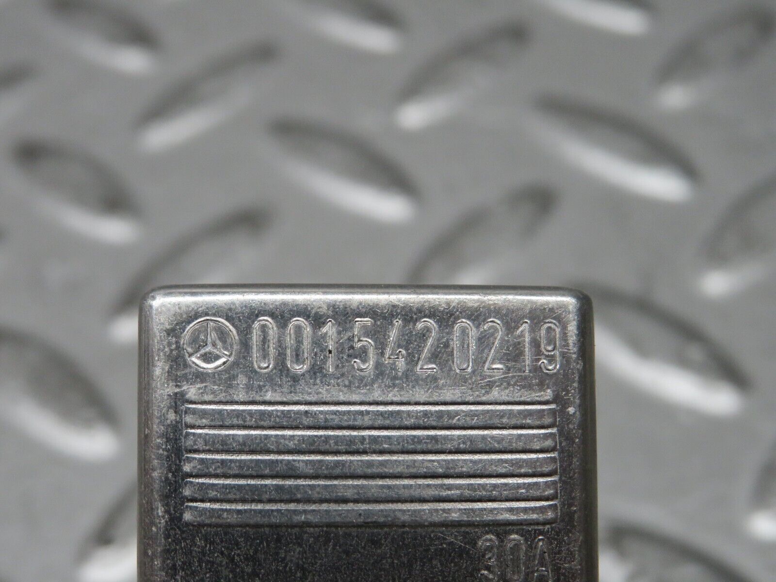 28665 Mercedes-Benz W123 230E Multi Purpose Relay 0015420219