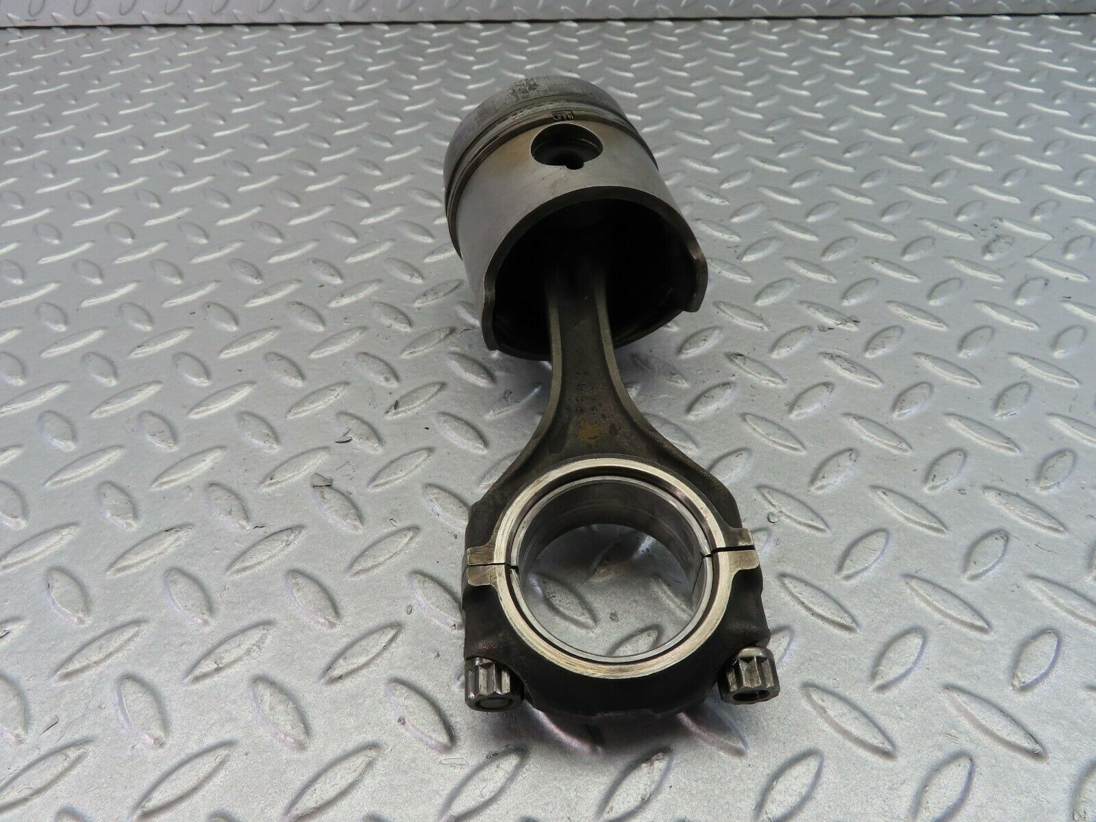 8040 Mercedes-Benz W115 220D Piston With Connecting Rod 87.03 mm